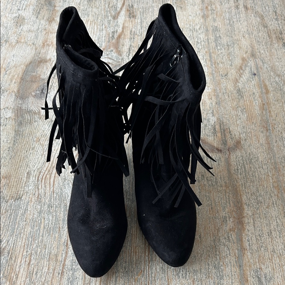 Chic Black Fringe Heeled Boots